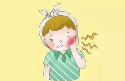 進(jìn)食、遇到冷熱刺激時(shí)產(chǎn)生疼痛